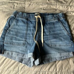 NWT UpWest cuffed denim short!